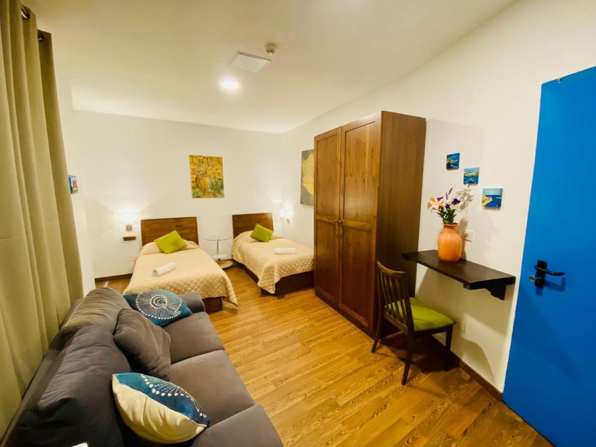Marco Polo Party Hostel Saint Julian's Ngoại thất bức ảnh