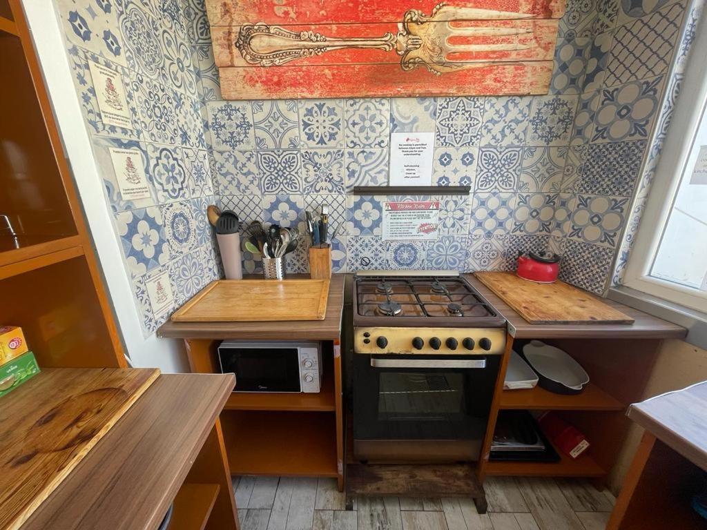 Marco Polo Party Hostel Saint Julian's Ngoại thất bức ảnh