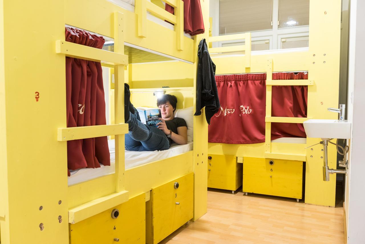 Marco Polo Party Hostel Saint Julian's Ngoại thất bức ảnh